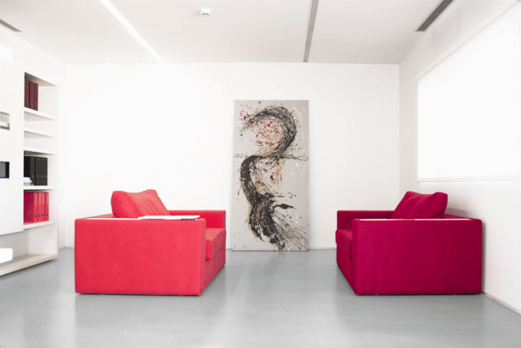 Modern office workstation by MDD in Dubai office setup