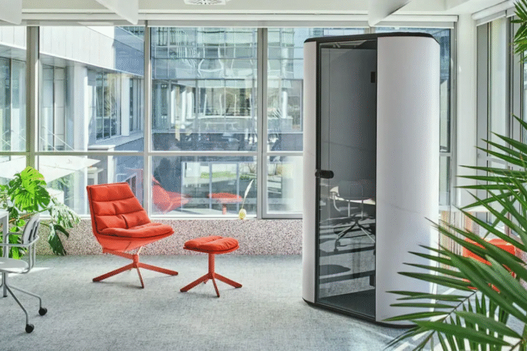Office phone booth in Dubai for hybrid workspace privacy
